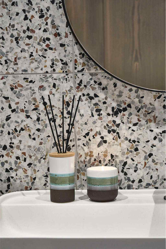 Candela Iris 7 x 7.3 Orchid Vanilla Villa Collection