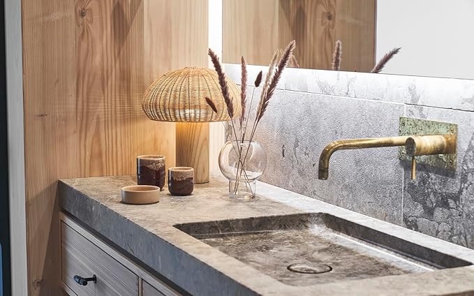 Candela Iris 7 x 7.3 cm Woody Eucalyptus Villa Collection