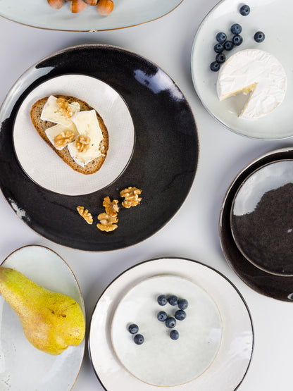 Piatto liscio grande Carbone, Gres smaltato reattivo Ø31 x H3,3 cm Broste