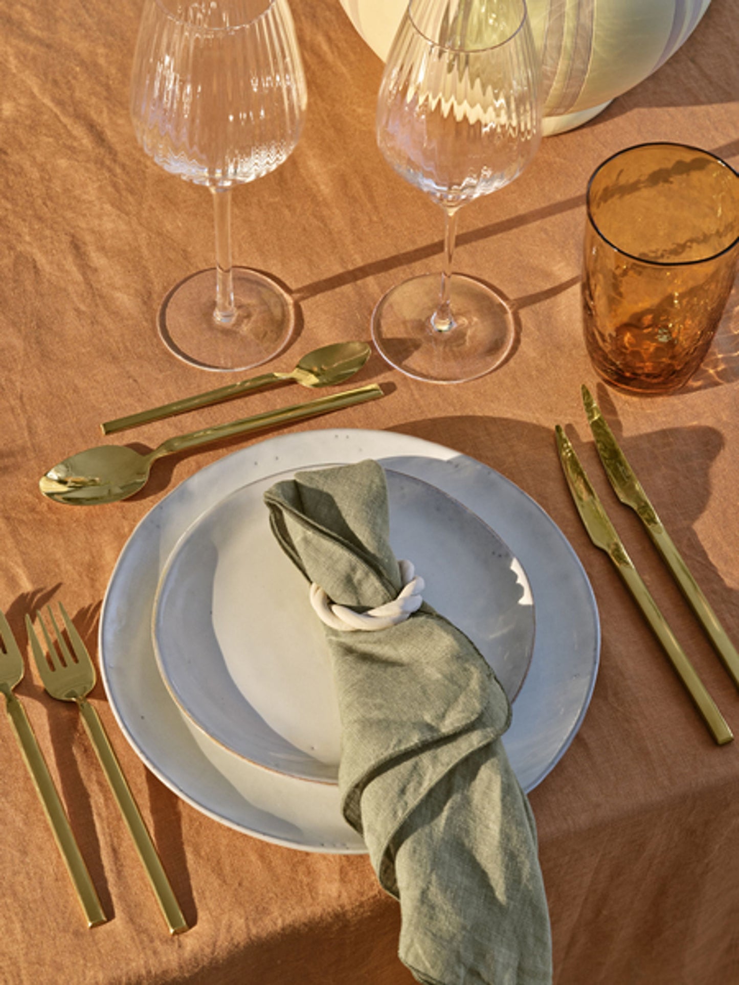 Piatto liscio grande Sabbia, Gres smaltato reattivo Ø31 x H3,3 cm Broste